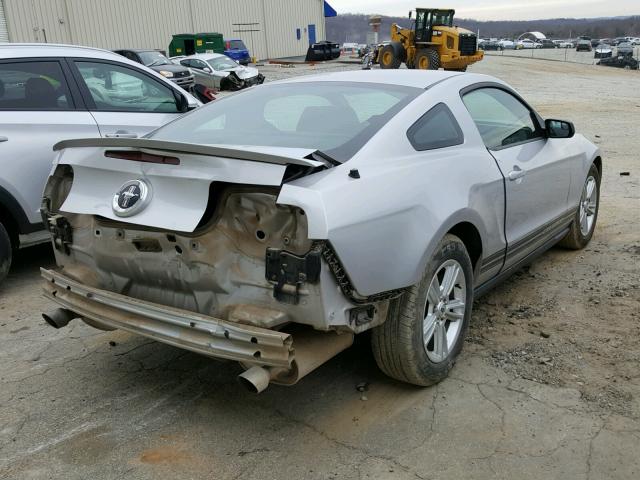 1ZVBP8AMXC5280308 - 2012 FORD MUSTANG SILVER photo 4