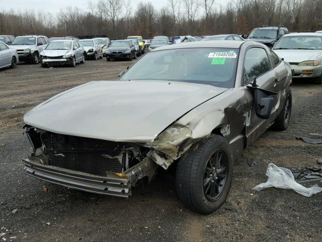 1ZVFT80NX55185905 - 2005 FORD MUSTANG BEIGE photo 2