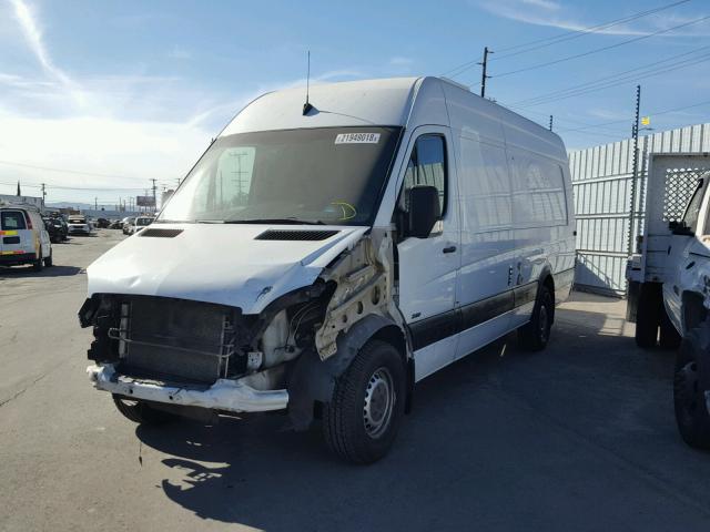 WD3PE8CC4A5430715 - 2010 MERCEDES-BENZ SPRINTER 2 WHITE photo 2