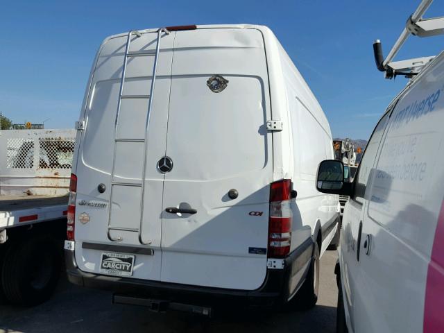 WD3PE8CC4A5430715 - 2010 MERCEDES-BENZ SPRINTER 2 WHITE photo 4