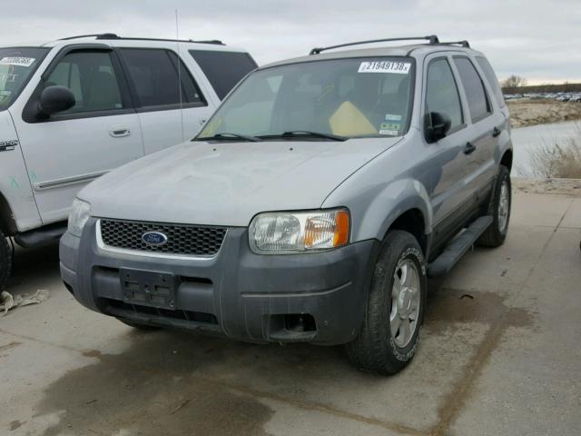 1FMYU031X4KA19964 - 2004 FORD ESCAPE XLT SILVER photo 2