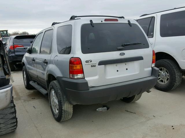 1FMYU031X4KA19964 - 2004 FORD ESCAPE XLT SILVER photo 3