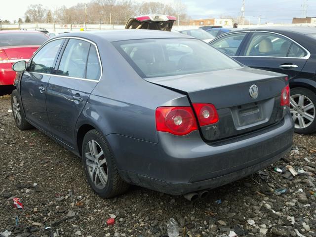 3VWSF71KX5M615950 - 2005 VOLKSWAGEN NEW JETTA GRAY photo 3