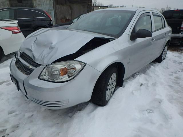 1G1AK58H697182158 - 2009 CHEVROLET COBALT LS SILVER photo 2