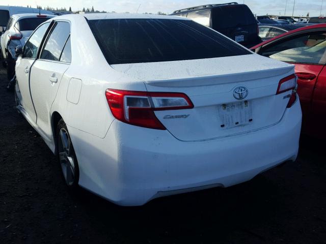 4T1BF1FK1DU705132 - 2013 TOYOTA CAMRY L WHITE photo 3