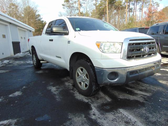 5TFUM5F19AX002079 - 2010 TOYOTA TUNDRA DOU WHITE photo 2