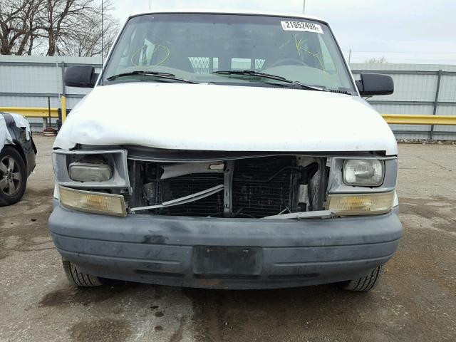 1GCDM19W2XB124790 - 1999 CHEVROLET ASTRO WHITE photo 9