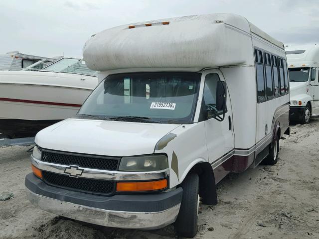 1GBJG31U031152253 - 2003 CHEVROLET EXPRESS G3 TWO TONE photo 2