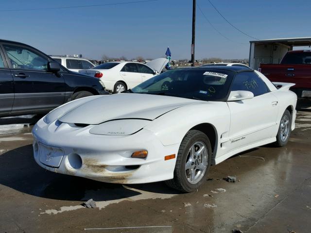 2G2FV22G9Y2171345 - 2000 PONTIAC FIREBIRD F WHITE photo 2