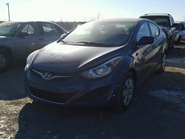 5NPDH4AE4GH775801 - 2016 HYUNDAI ELANTRA SE BLUE photo 2