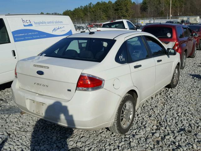 1FAHP3FN4BW198221 - 2011 FORD FOCUS SE WHITE photo 4