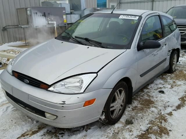 3FAFP31371R123947 - 2001 FORD FOCUS ZX3 GRAY photo 2