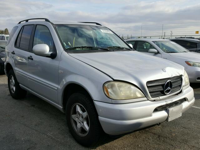 4JGAB54E51A280815 - 2001 MERCEDES-BENZ ML 320 SILVER photo 1