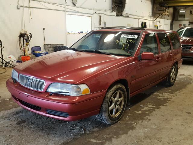 YV1LW5648W2397192 - 1998 VOLVO V70 GLT/AW RED photo 2