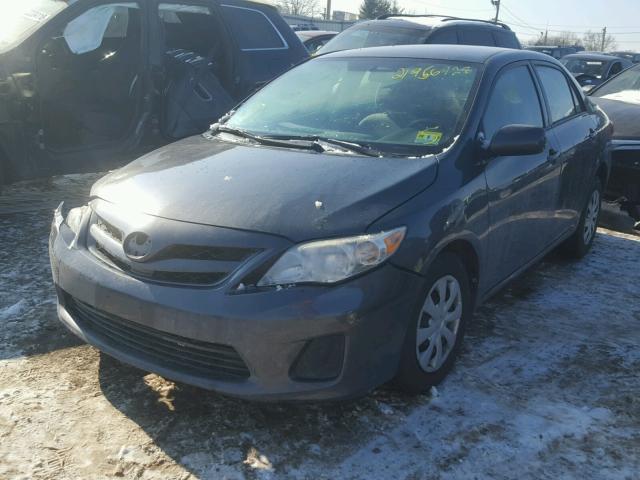 2T1BU4EE5BC662268 - 2011 TOYOTA COROLLA BA SILVER photo 2