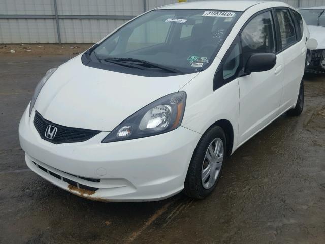 JHMGE88229S063217 - 2009 HONDA FIT WHITE photo 2