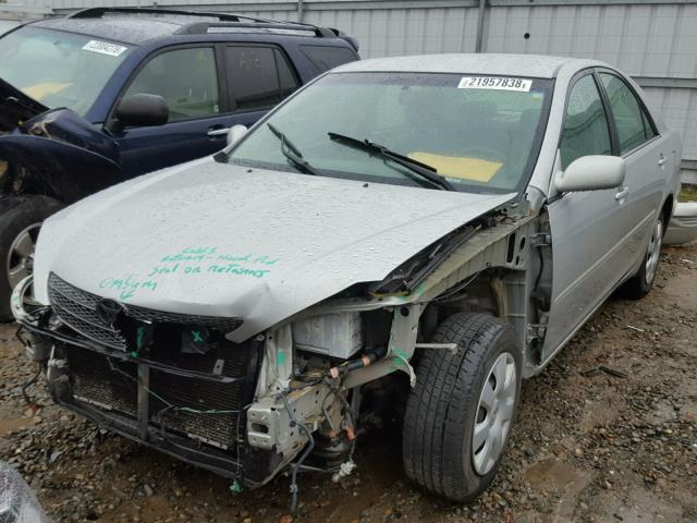 4T1BE32K94U334340 - 2004 TOYOTA CAMRY LE WHITE photo 2