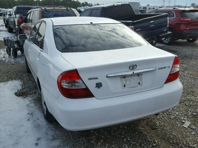 JTDBE32K720071662 - 2002 TOYOTA CAMRY LE WHITE photo 3