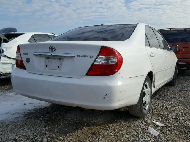 JTDBE32K720071662 - 2002 TOYOTA CAMRY LE WHITE photo 4