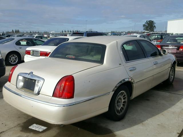 1LNHM83W12Y603576 - 2002 LINCOLN TOWN CAR C TAN photo 4