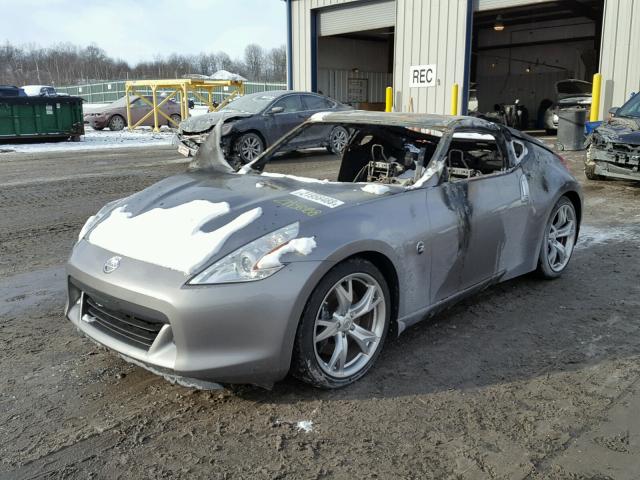 JN1AZ4EH7AM506003 - 2010 NISSAN 370Z GRAY photo 2