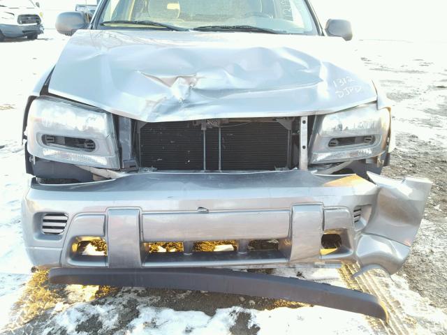 1GNDS13S152169008 - 2005 CHEVROLET TRAILBLAZE SILVER photo 9