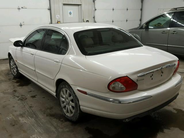 SAJEA51DX2XC37904 - 2002 JAGUAR X-TYPE 2.5 WHITE photo 3