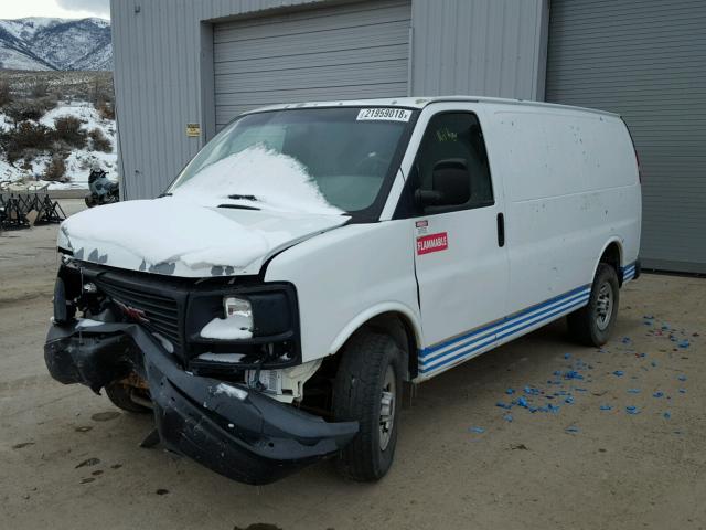 1GTGG25VX71158005 - 2007 GMC SAVANA G25 WHITE photo 2