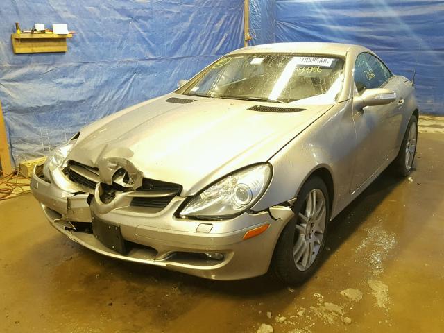 WDBWK56F98F176694 - 2008 MERCEDES-BENZ SLK 350 SILVER photo 2