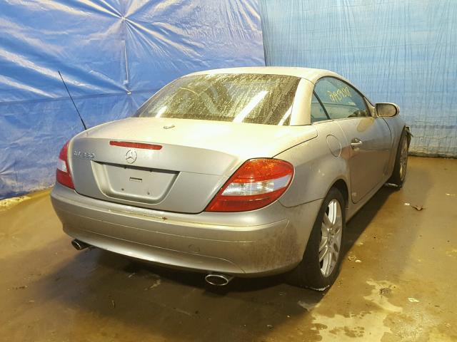 WDBWK56F98F176694 - 2008 MERCEDES-BENZ SLK 350 SILVER photo 4