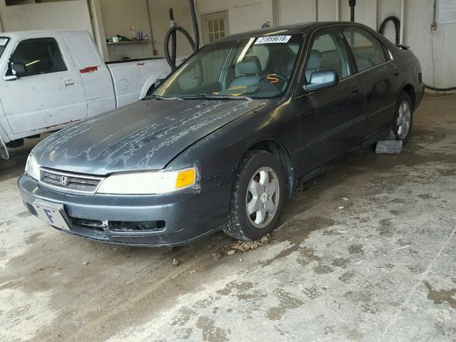 1HGCE6678VA012597 - 1997 HONDA ACCORD EX GREEN photo 2