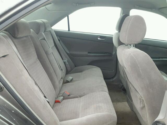 JTDBE32K353014300 - 2005 TOYOTA CAMRY LE ნაცრისფერი ფოტო 6