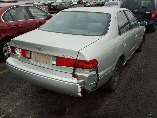 JT2BG28K7Y0498725 - 2000 TOYOTA CAMRY LE TWO TONE photo 4