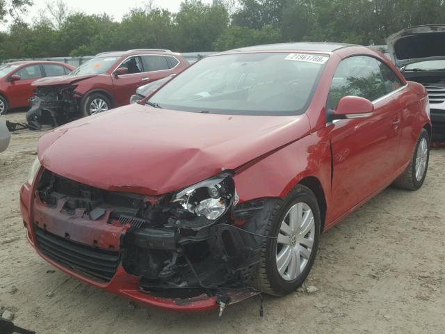 WVWBA71F88V032226 - 2008 VOLKSWAGEN EOS TURBO RED photo 2