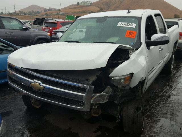 3GCPCSE0XBG383499 - 2011 CHEVROLET SILVERADO WHITE photo 2