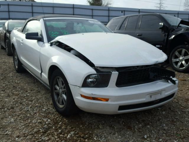 1ZVFT84N475321734 - 2007 FORD MUSTANG WHITE photo 1