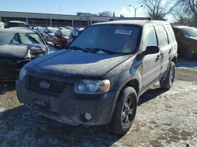 1FMYU03ZX6KC06761 - 2006 FORD ESCAPE XLT GRAY photo 2