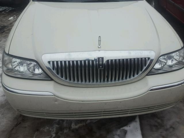 1LNHM81V77Y613840 - 2007 LINCOLN TOWN CAR S WHITE photo 7