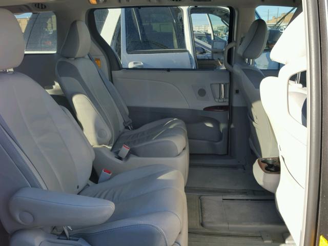 5TDYK3DCXDS405353 - 2013 TOYOTA SIENNA XLE GRAY photo 6