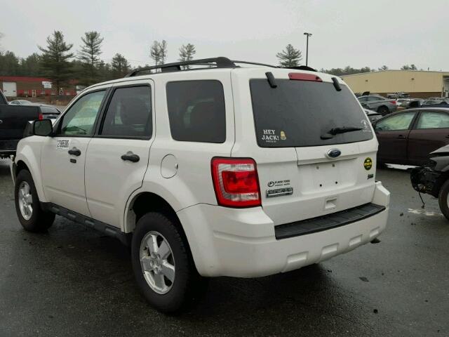 1FMCU0DG7BKB94327 - 2011 FORD ESCAPE XLT WHITE photo 3