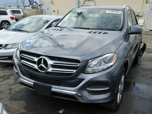 4JGDA5HB2JB024562 - 2018 MERCEDES-BENZ GLE 350 4M GRAY photo 2