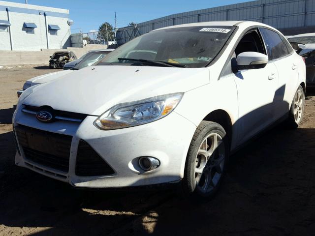 1FAHP3H20CL466297 - 2012 FORD FOCUS SEL WHITE photo 2