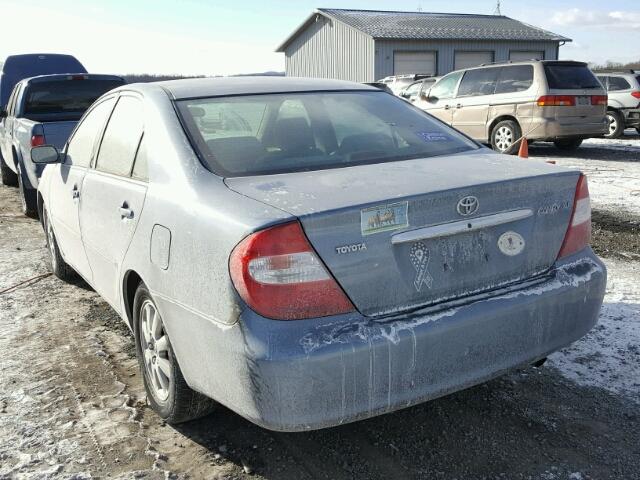 JTDBE30K130167629 - 2003 TOYOTA CAMRY LE BLUE photo 3