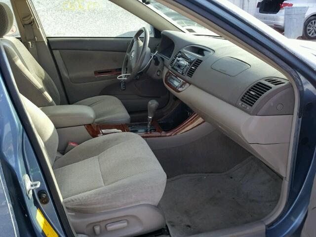 JTDBE30K130167629 - 2003 TOYOTA CAMRY LE BLUE photo 5