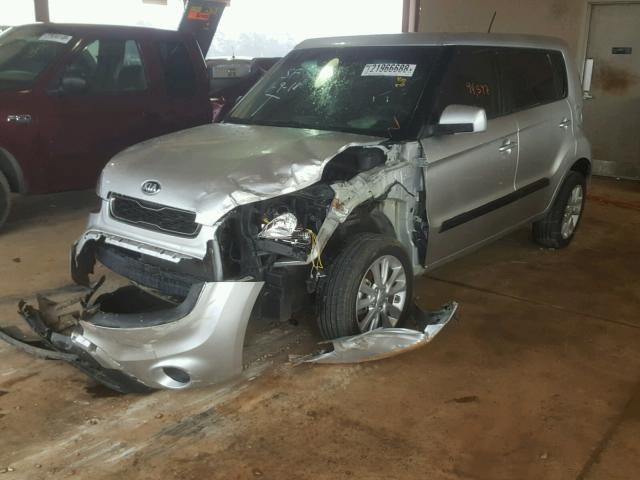 KNDJT2A52D7776242 - 2013 KIA SOUL SILVER photo 2