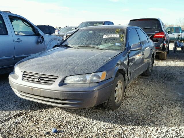 4T1BG22KXVU010769 - 1997 TOYOTA CAMRY CE GRAY photo 2