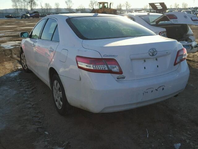 4T1BF3EK4BU736210 - 2011 TOYOTA CAMRY BASE WHITE photo 3