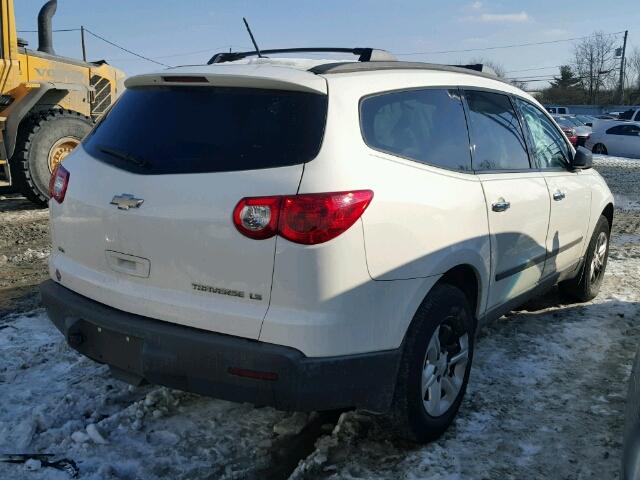 1GNKVFED8CJ192587 - 2012 CHEVROLET TRAVERSE L WHITE photo 4