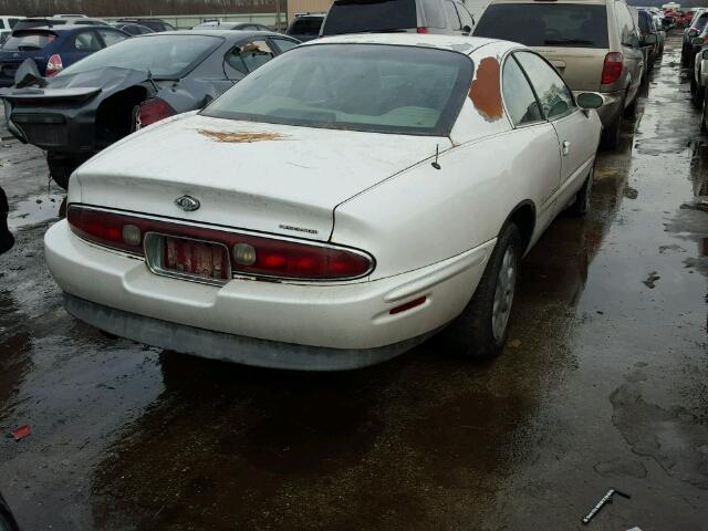 1G4GD2213W4710267 - 1998 BUICK RIVIERA WHITE photo 4