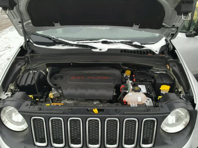 ZACCJBAB7HPF27576 - 2017 JEEP RENEGADE S 白色 照片 7